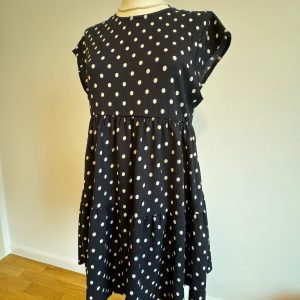 Rochie neagra cu buline albe Bershka S