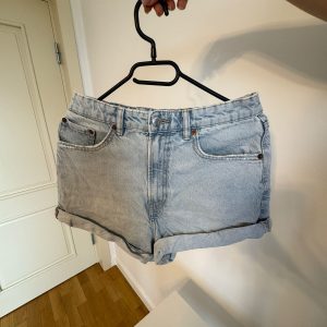 Pantaloni scurti Zara dama blug mar38