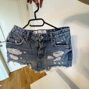 Pantaloni scurti denim Bershka 36